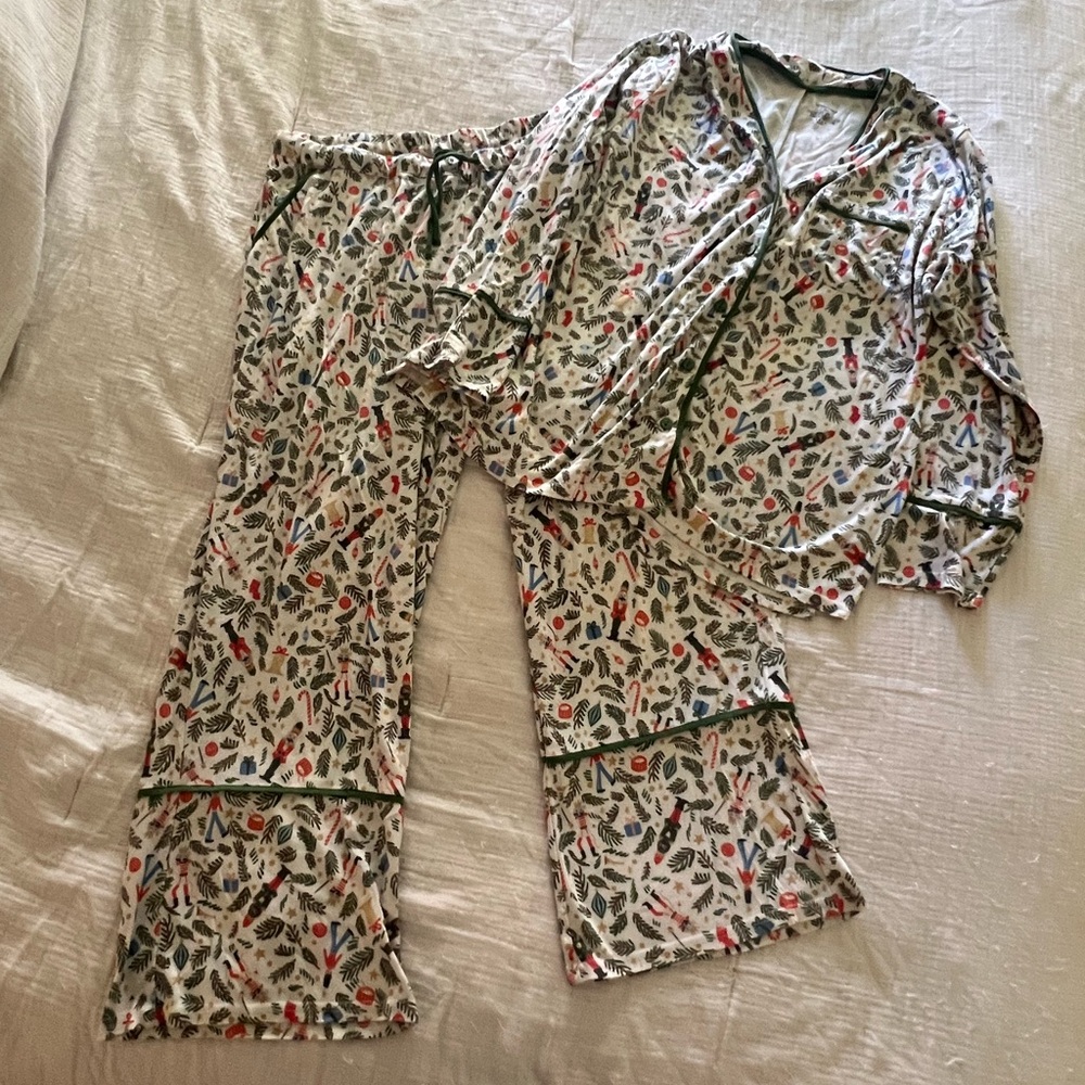 Summersalt Nutcracker Christmas Pajama Set with Green Accents